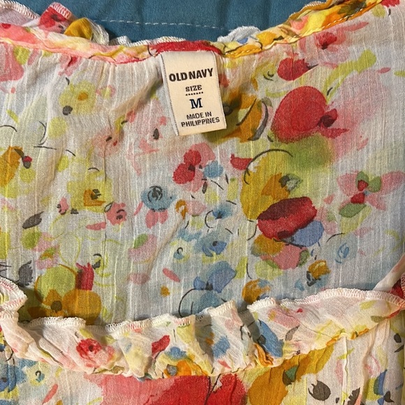 Old navy floral tank top - Picture 2 of 4